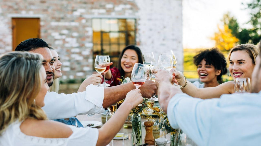 8 Ideas to Plan a Flawless Surprise Engagement Party